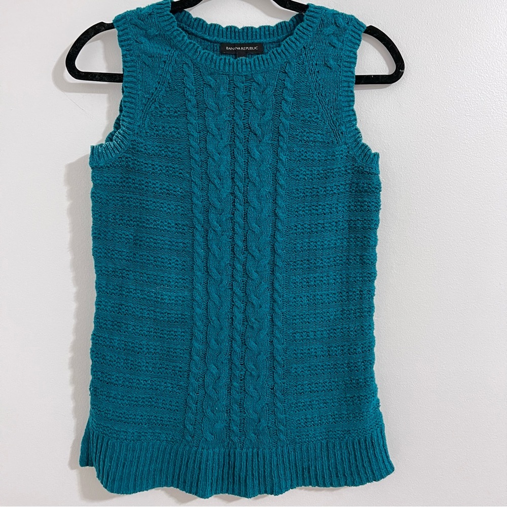 Banana Republic Teal Sweater Top Size XS Green Blue Knit Sleeveless Scallop Edge